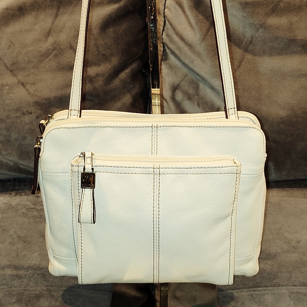 VINTAGE TIGNANELLO PAPPLEL 4 COMPARTMENT WHITE LEATHER CROSSBODY / SHOULDER BAG